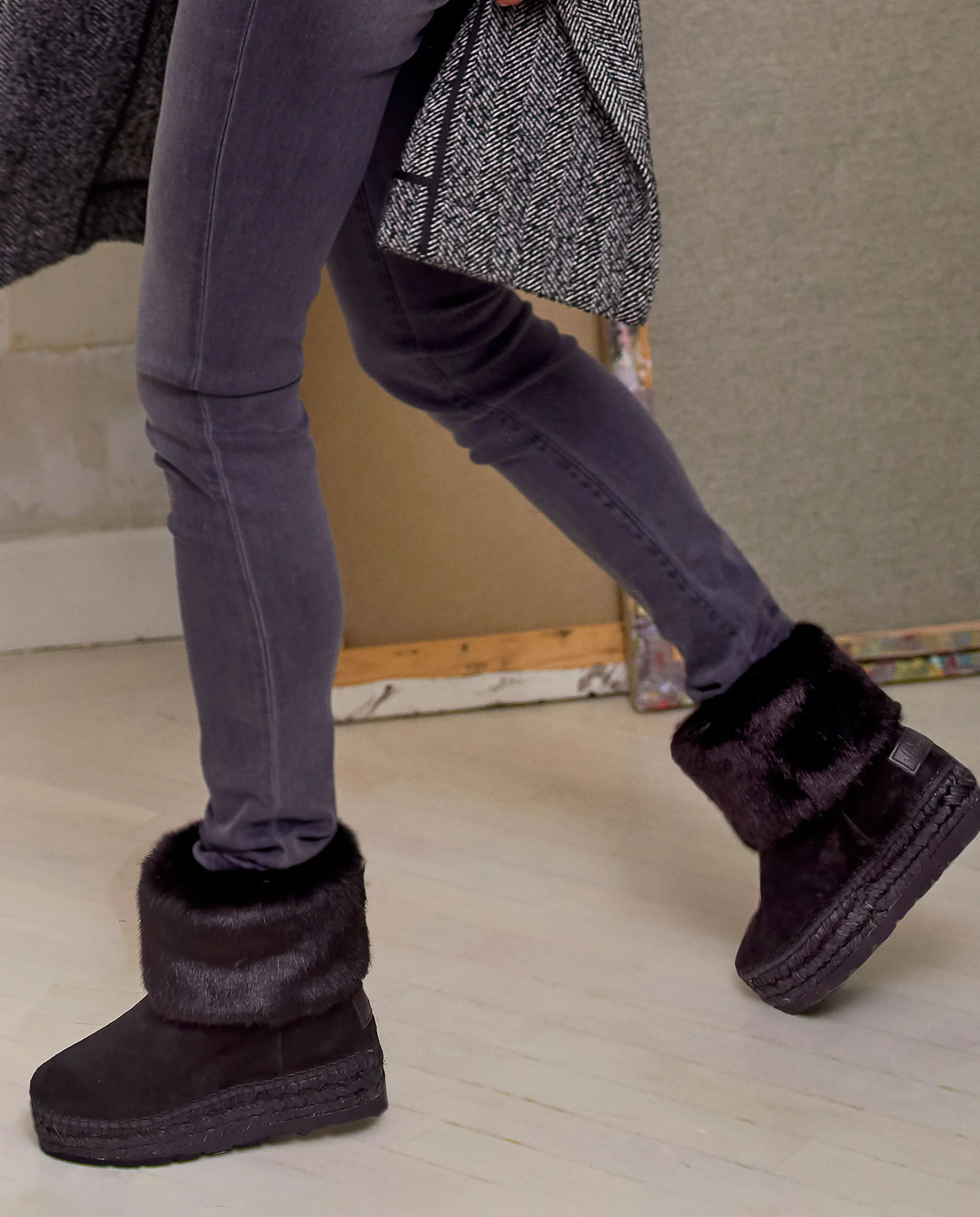 Vidorreta Outlet|Bota baja en serraje negro Merce Doble